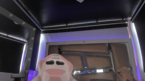 jadeestudios online show from March 2026 08:32:01 PM