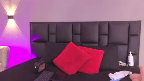 Jade online show from July 2026 06:25:02 PM