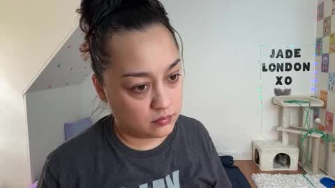 Jade online show from February 2025 02:54:02 PM