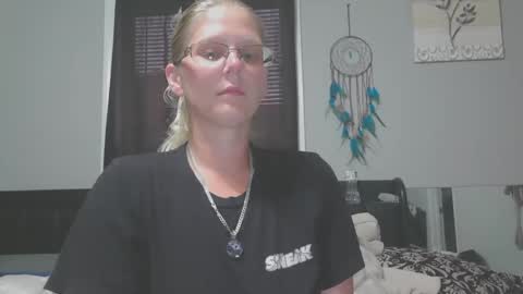 JadeLuv online show from May 2026 01:00:01 AM
