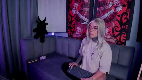 Jade  Khada online show from October 2025 12:14:01 AM