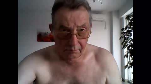 Snapshot of jahanc01 chatting on October 2025 10:13:02 AM Malko online show from October 2025 10:13:02 AM