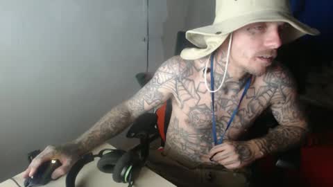 showingitoff online show from October 2025 04:21:02 AM