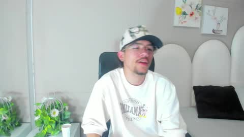 Snapshot of jake_miller__ chatting on April 2026 07:53:02 PM Jake online show from April 2026 07:53:02 PM