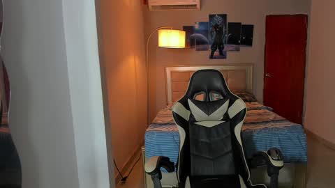 Snapshot of jake_pons chatting on December 2024 04:53:01 AM Jake Pons online show from December 2024 04:53:01 AM