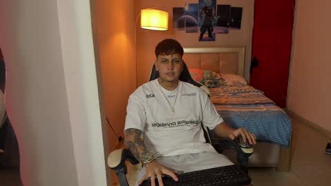 Snapshot of jake_pons chatting on December 2024 02:19:01 AM Jake Pons online show from December 2024 02:19:01 AM