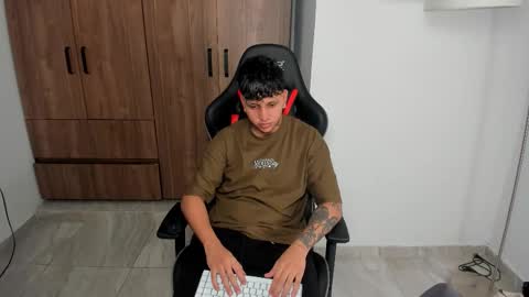 Snapshot of jake_pons chatting on October 2025 10:15:01 AM Jake Pons online show from October 2025 10:15:01 AM