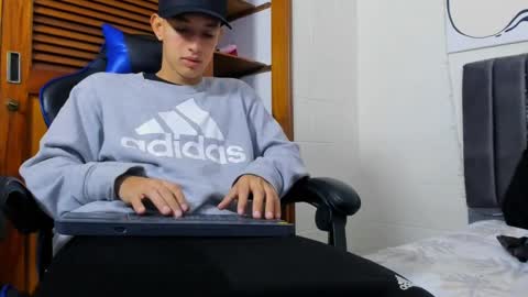 Hi guys im new 3 online show from February 2025 03:58:02 PM