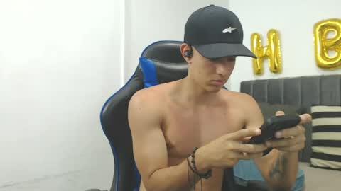 Hi guys im new 3 online show from May 2026 10:38:02 PM
