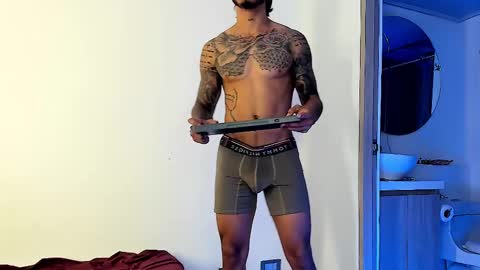 Santiago online show from February 2025 04:54:02 AM