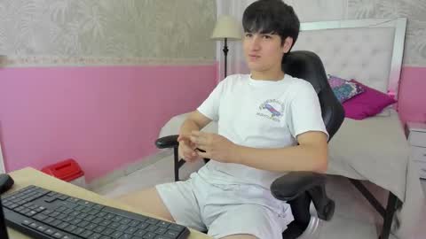 Snapshot of jakesummer_ chatting on November 2025 01:33:02 PM Jake online show from November 2025 01:33:02 PM