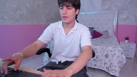 Snapshot of jakesummer_ chatting on November 2025 02:06:02 PM Jake online show from November 2025 02:06:02 PM