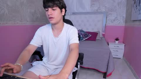 Snapshot of jakesummer_ chatting on November 2025 01:13:01 PM Jake online show from November 2025 01:13:01 PM