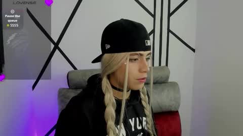 Snapshot of jakob_boiis chatting on November 2025 05:50:02 AM miha adams online show from November 2025 05:50:02 AM