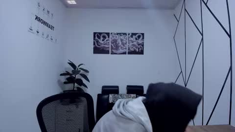 Snapshot of james_adamss_ chatting on December 2025 12:36:01 PM james_adamss_ online show from December 2025 12:36:01 PM