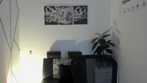 Snapshot of james_adamss_ chatting on December 2025 12:43:01 PM james_adamss_ online show from December 2025 12:43:01 PM