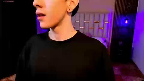 james_adamss_ online show from March 2026 02:20:01 PM