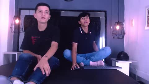 Snapshot of james_and_kenet chatting on January 2026 11:25:01 AM James y Kenet online show from January 2026 11:25:01 AM