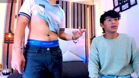 Snapshot of james_and_kenet chatting on January 2026 11:37:02 AM James y Kenet online show from January 2026 11:37:02 AM