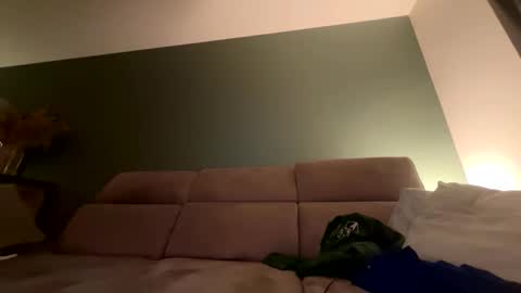 James Dickie online show from November 2025 01:48:02 AM