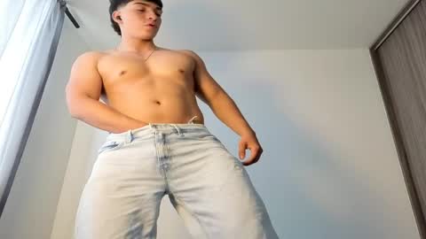 james_silva1 online show from April 2026 02:15:02 PM