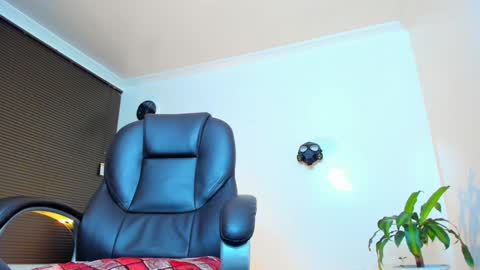 James online show from February 2025 12:07:01 AM