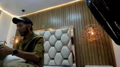 Snapshot of james_walsh chatting on February 2026 07:43:01 PM James Walsh online show from February 2026 07:43:01 PM