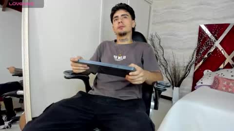 jamesdekker online show from October 2025 08:31:01 PM