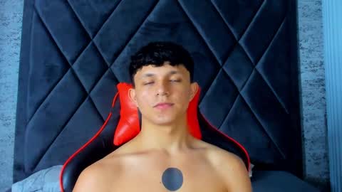 Snapshot of jamesgolden_ chatting on March 2025 11:29:02 AM jamesgolden_ online show from March 2025 11:29:02 AM