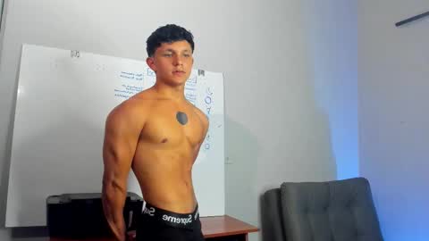 Snapshot of jamesgolden_ chatting on October 2025 11:17:02 PM jamesgolden_ online show from October 2025 11:17:02 PM