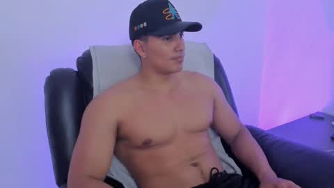 Snapshot of jamesgraay chatting on February 2025 06:31:01 PM James Gray online show from February 2025 06:31:01 PM