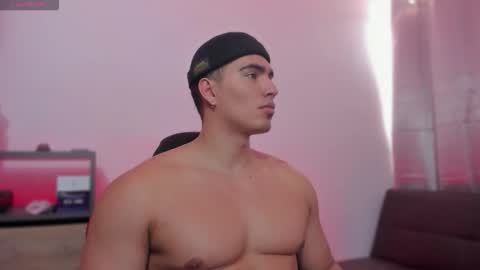 Snapshot of jamesgraay chatting on October 2025 02:58:02 PM James Gray online show from October 2025 02:58:02 PM