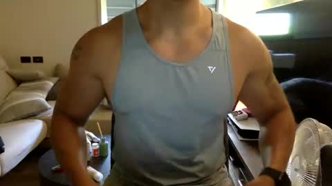 jamesmo820913 online show from September 2025 02:44:02 AM