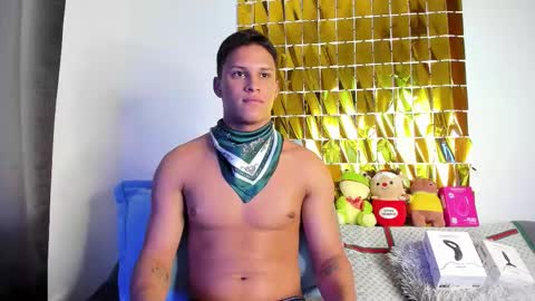 Snapshot of jamesowenn chatting on December 2025 05:35:02 AM James Owenn online show from December 2025 05:35:02 AM