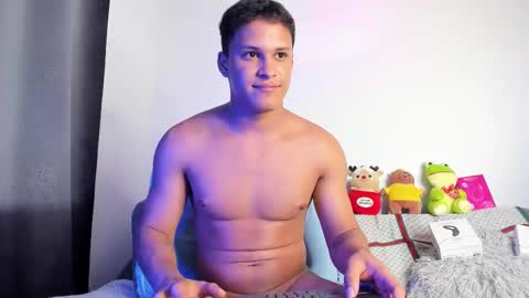 Snapshot of jamesowenn chatting on January 2026 06:04:01 AM James Owenn online show from January 2026 06:04:01 AM