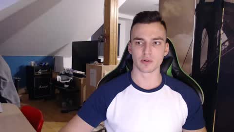 Snapshot of jamesss11158699 chatting on January 2025 03:50:01 PM jamesss11158699 online show from January 2025 03:50:01 PM