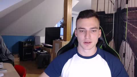 Snapshot of jamesss11158699 chatting on February 2025 01:38:01 PM jamesss11158699 online show from February 2025 01:38:01 PM