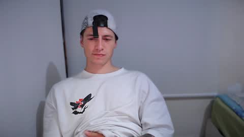 jamesss____ online show from January 2025 03:01:01 AM