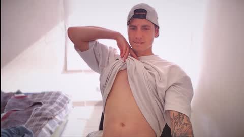 jamesss____ online show from January 2025 08:29:01 PM