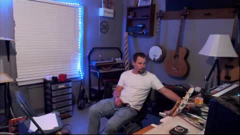 Snapshot of jameswebbscope chatting on April 2026 09:35:02 AM Jameswebbscope online show from April 2026 09:35:02 AM