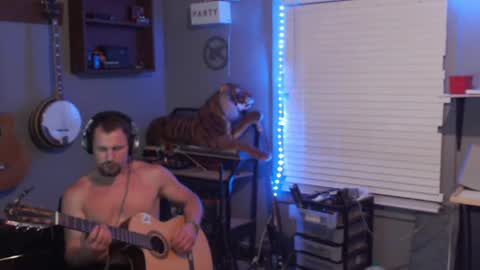 Snapshot of jameswebbscope chatting on May 2026 08:33:02 AM Jameswebbscope online show from May 2026 08:33:02 AM