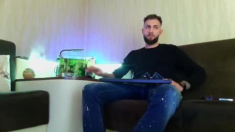 Snapshot of jamienoxus chatting on March 2025 09:11:02 PM Robbie online show from March 2025 09:11:02 PM