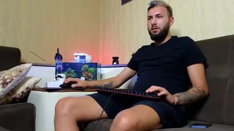 Snapshot of jamienoxus chatting on September 2025 06:57:02 AM Robbie online show from September 2025 06:57:02 AM