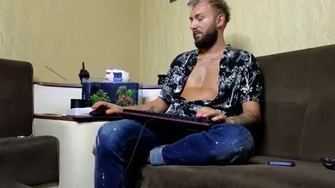 Snapshot of jamienoxus chatting on September 2025 07:08:01 AM Robbie online show from September 2025 07:08:01 AM