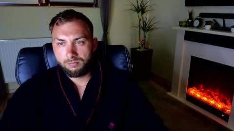 Snapshot of jamienoxus chatting on May 2026 06:08:02 AM Robbie online show from May 2026 06:08:02 AM