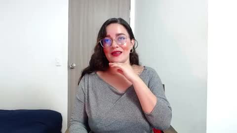 Snapshot of jane_and_paul1 chatting on January 2025 01:50:01 AM online show from January 2025 01:50:01 AM