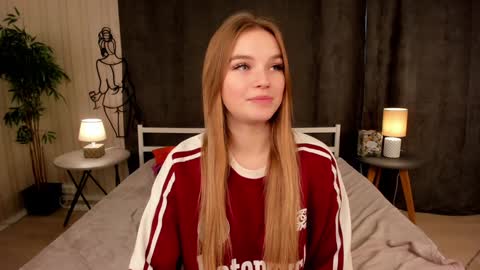 Day Alice Night Stella online show from December 2024 08:22:02 AM