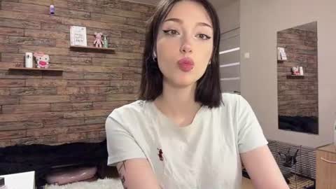 Janette online show from July 2026 07:17:02 PM