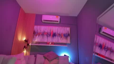 Janinne  online show from April 2026 11:11:01 AM