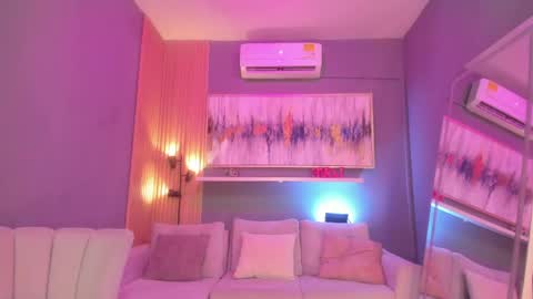 Janinne  online show from April 2026 11:09:01 AM